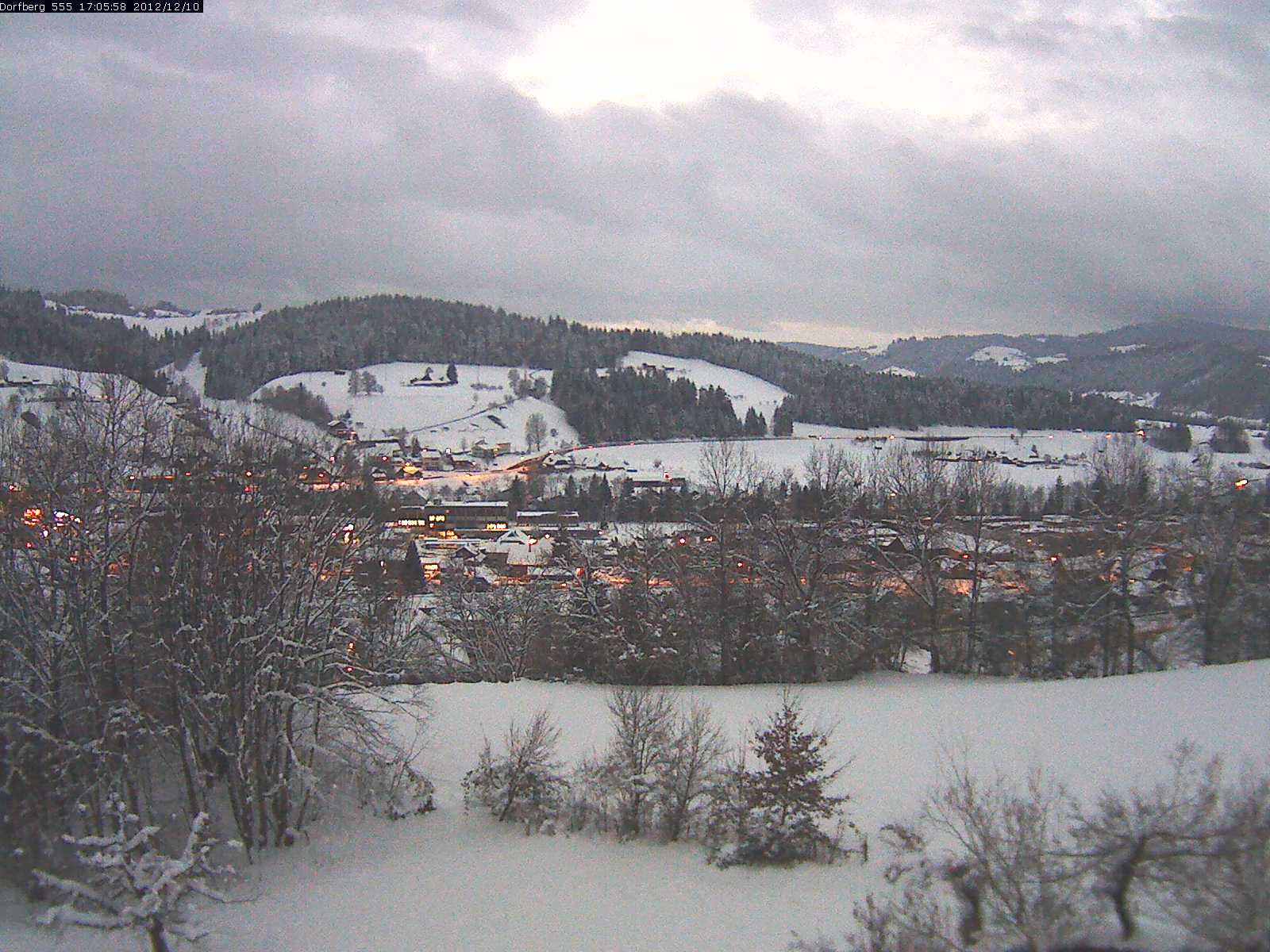 Webcam-Bild: Aussicht vom Dorfberg in Langnau 20121210-170600