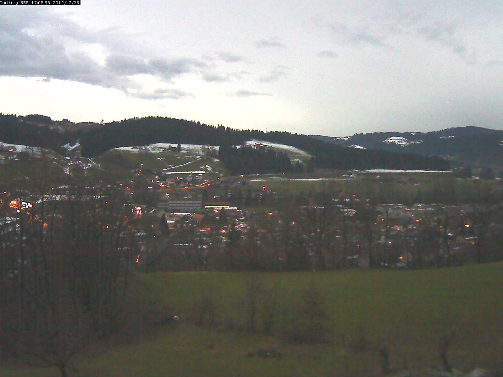 Webcam-Bild: Aussicht vom Dorfberg in Langnau 20121225-170600