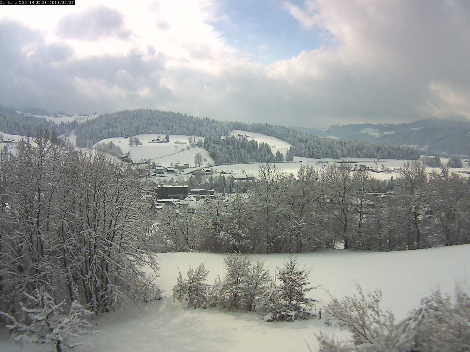 Webcam-Bild: Aussicht vom Dorfberg in Langnau 20130207-140600