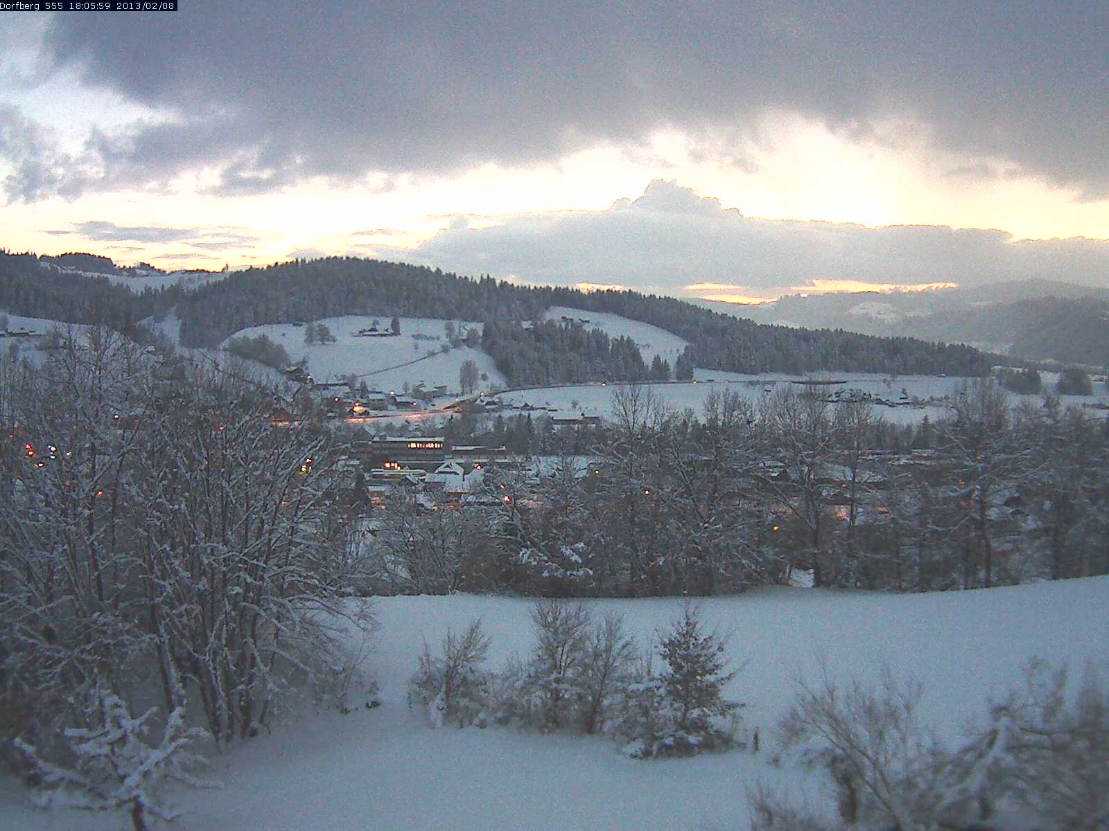 Webcam-Bild: Aussicht vom Dorfberg in Langnau 20130208-180600