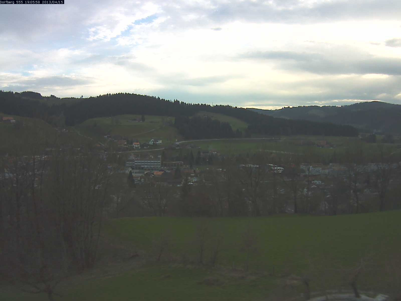 Webcam-Bild: Aussicht vom Dorfberg in Langnau 20130415-190600