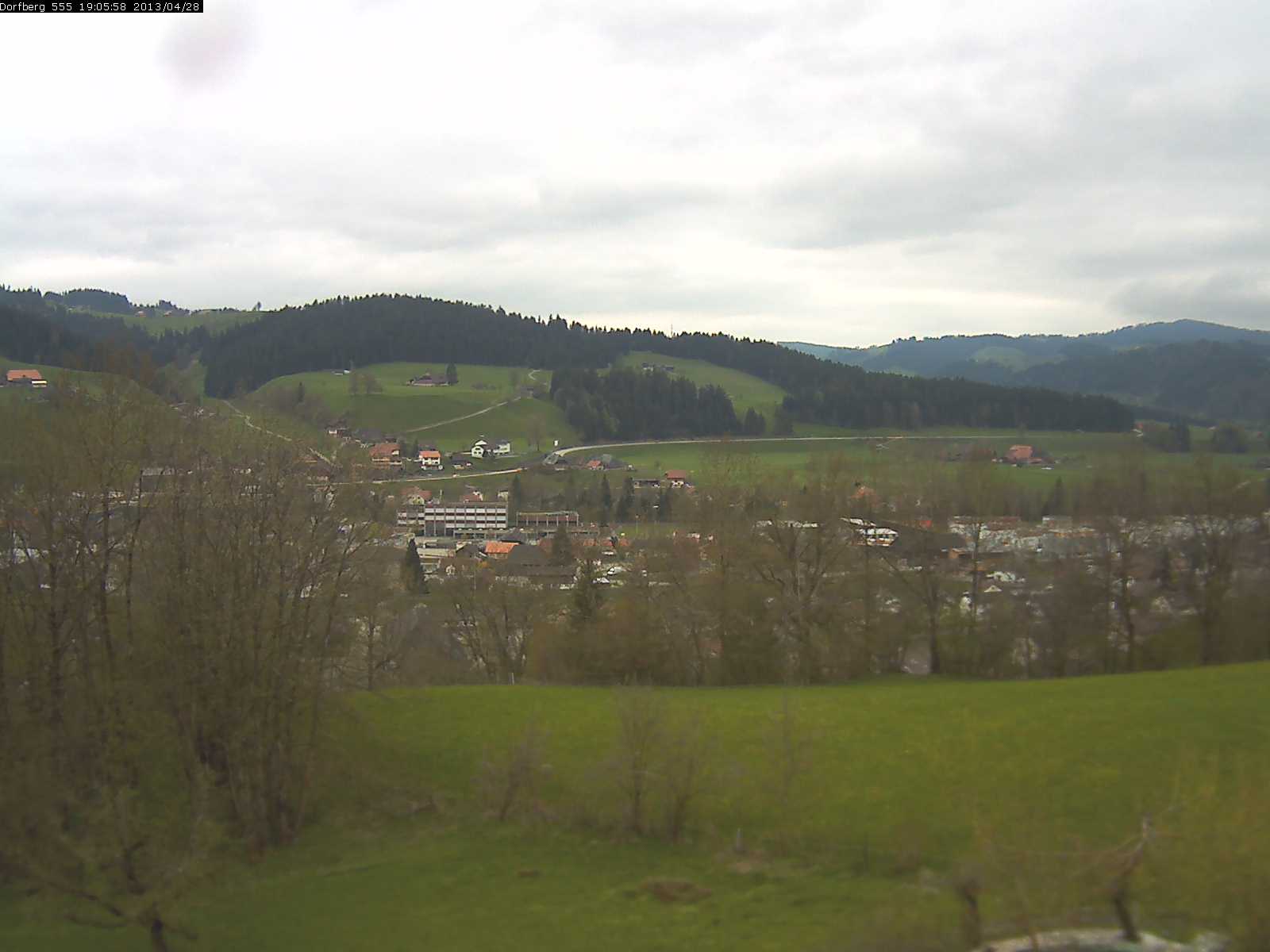 Webcam-Bild: Aussicht vom Dorfberg in Langnau 20130428-190600
