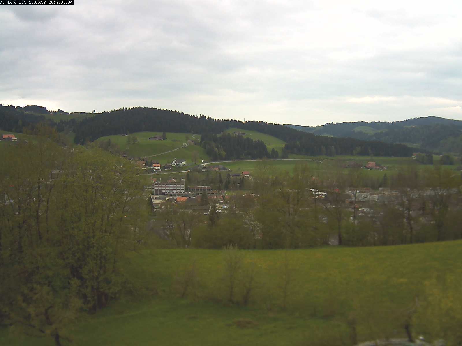 Webcam-Bild: Aussicht vom Dorfberg in Langnau 20130504-190600
