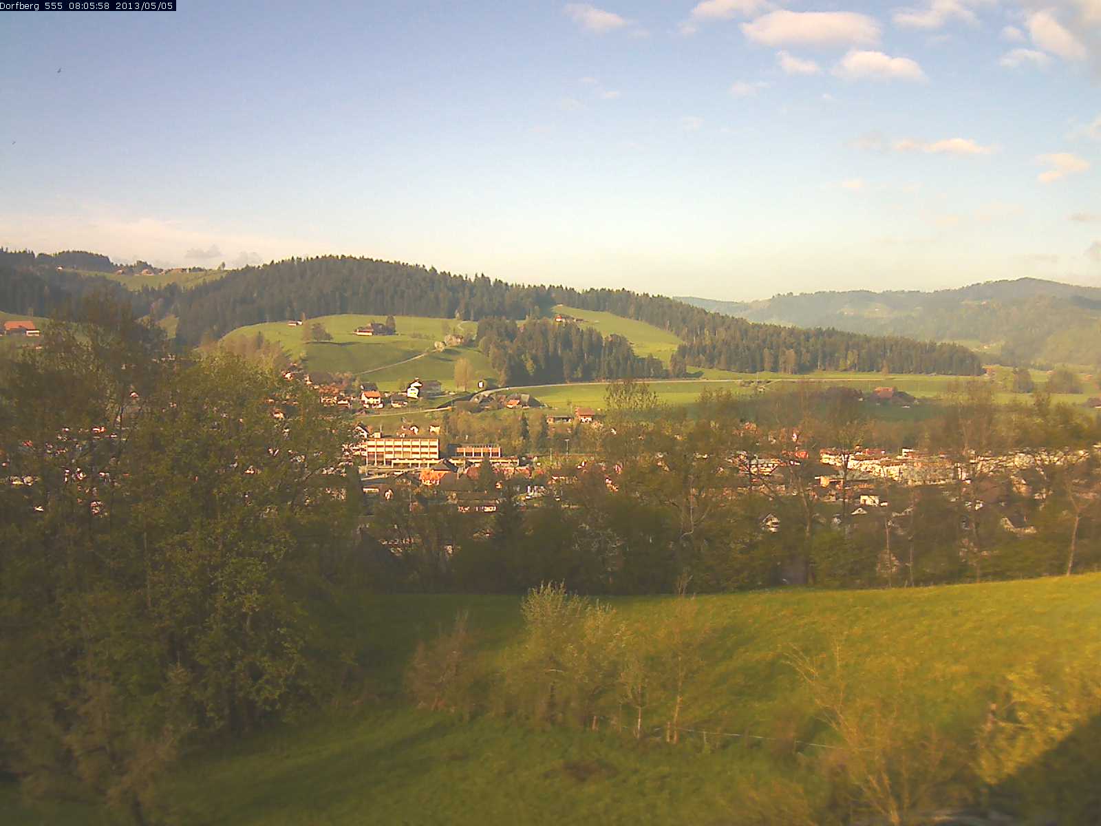 Webcam-Bild: Aussicht vom Dorfberg in Langnau 20130505-080600