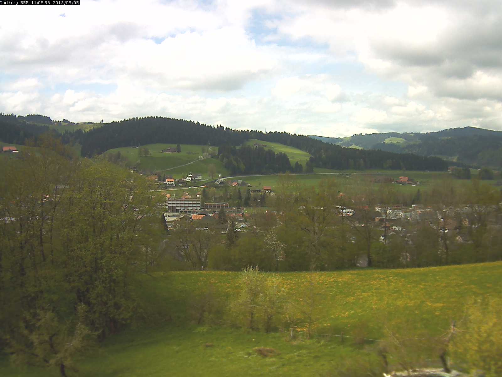 Webcam-Bild: Aussicht vom Dorfberg in Langnau 20130505-110600