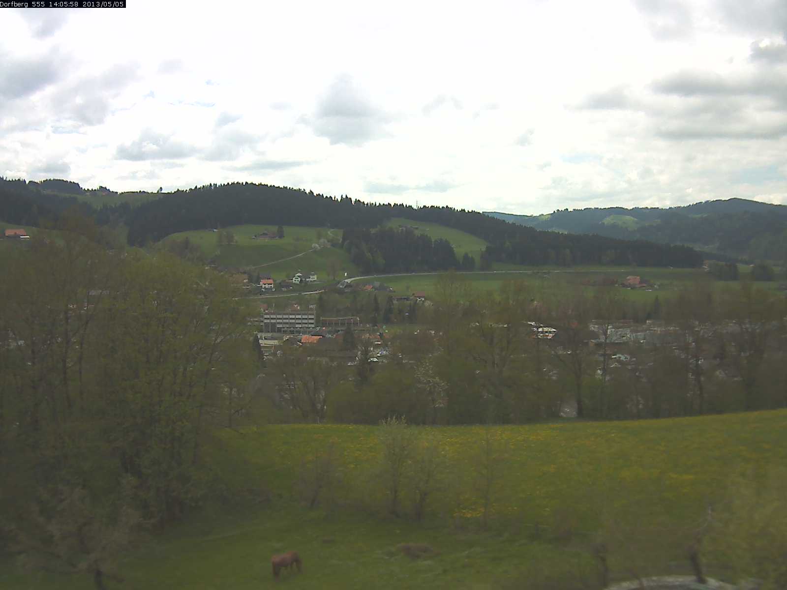 Webcam-Bild: Aussicht vom Dorfberg in Langnau 20130505-140600