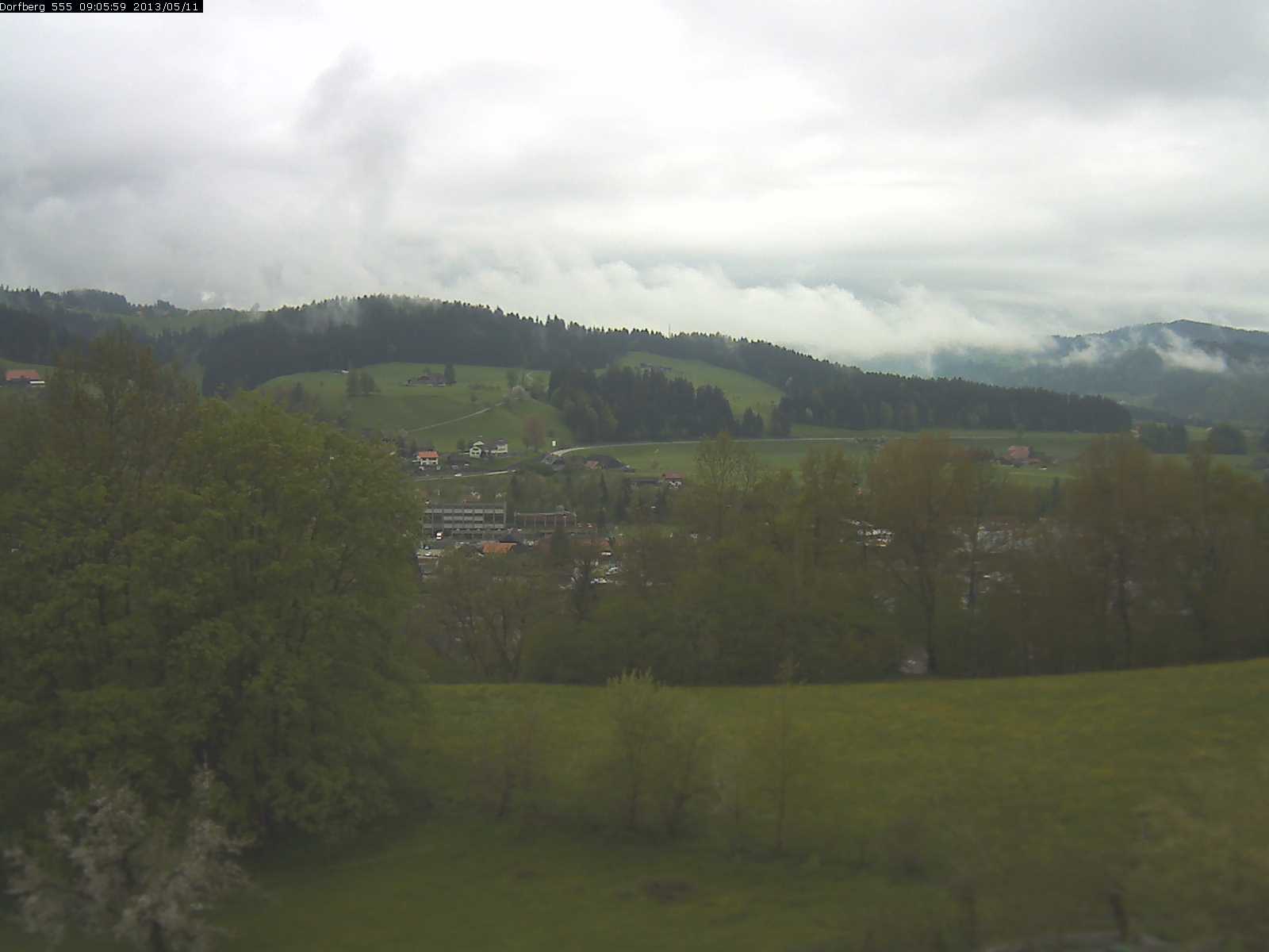 Webcam-Bild: Aussicht vom Dorfberg in Langnau 20130511-090600