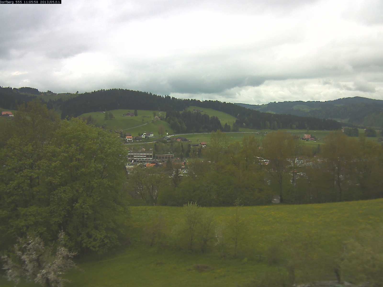 Webcam-Bild: Aussicht vom Dorfberg in Langnau 20130511-110600