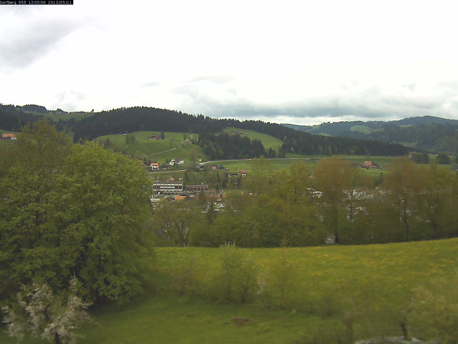 Webcam-Bild: Aussicht vom Dorfberg in Langnau 20130511-120600