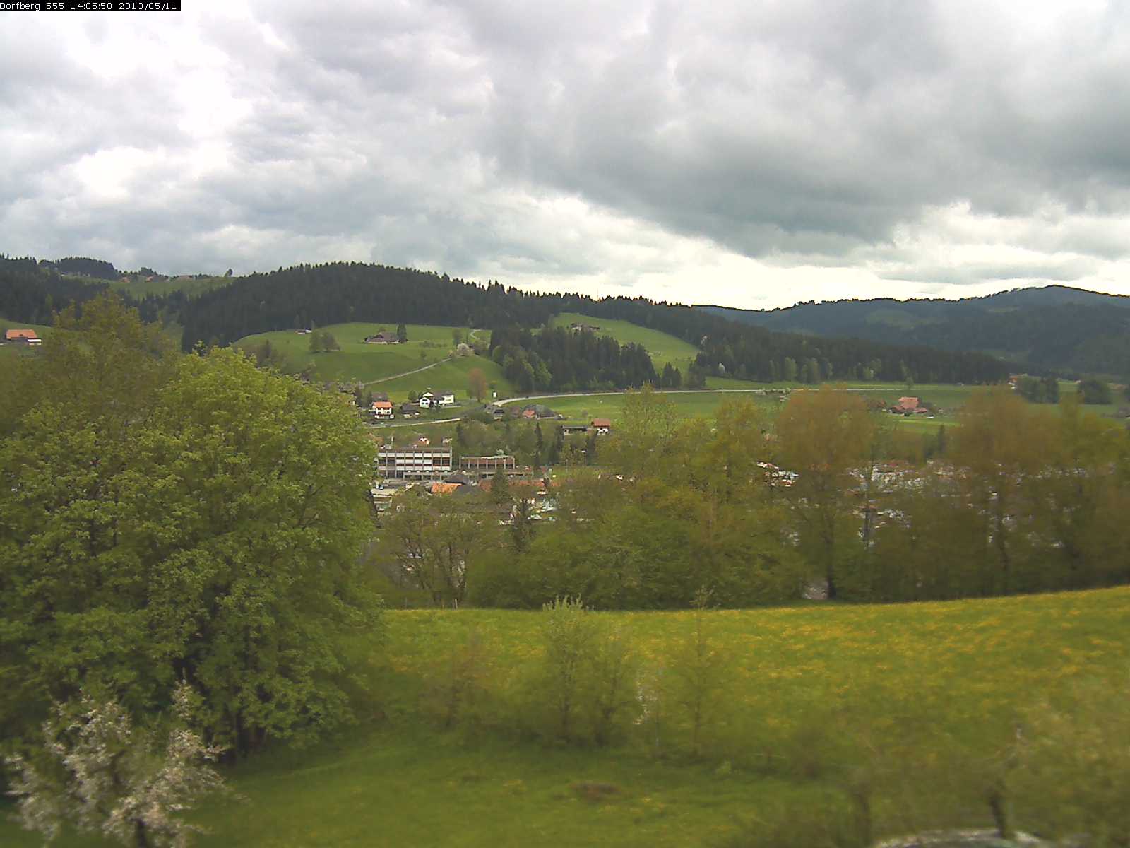 Webcam-Bild: Aussicht vom Dorfberg in Langnau 20130511-140600