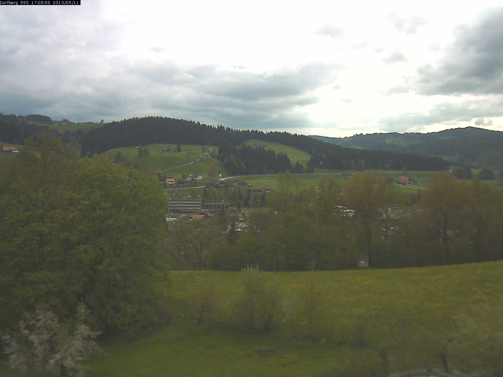 Webcam-Bild: Aussicht vom Dorfberg in Langnau 20130511-170600