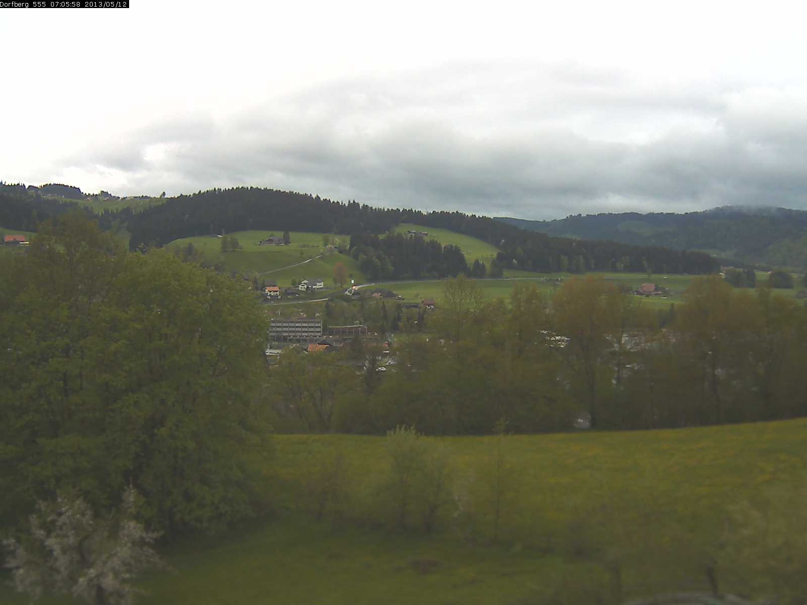 Webcam-Bild: Aussicht vom Dorfberg in Langnau 20130512-070600