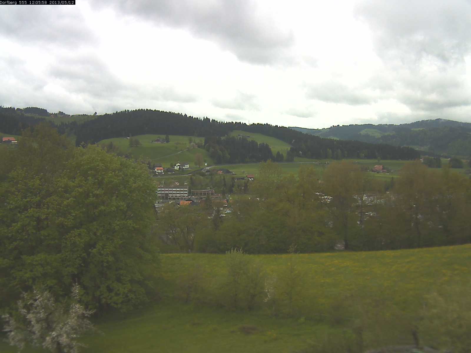 Webcam-Bild: Aussicht vom Dorfberg in Langnau 20130512-120600