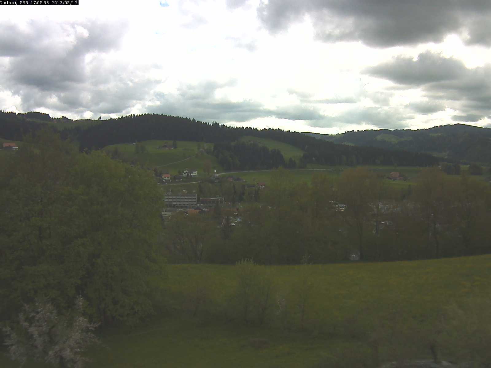 Webcam-Bild: Aussicht vom Dorfberg in Langnau 20130512-170600