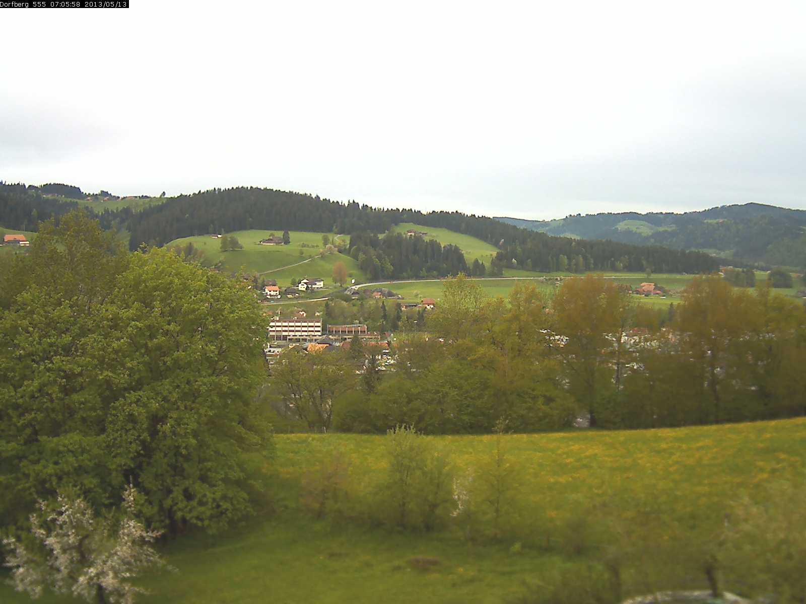 Webcam-Bild: Aussicht vom Dorfberg in Langnau 20130513-070600