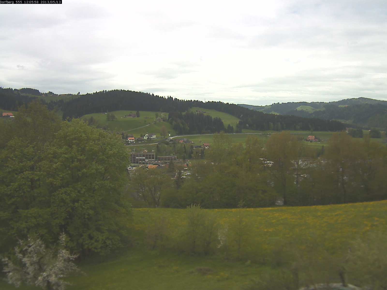 Webcam-Bild: Aussicht vom Dorfberg in Langnau 20130513-120600