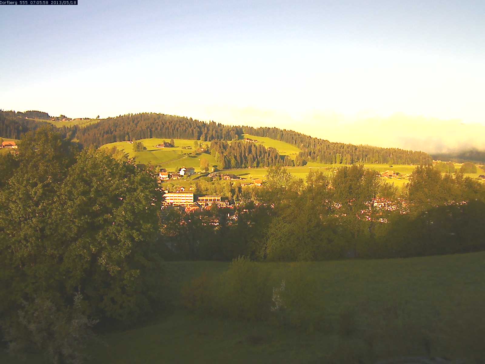 Webcam-Bild: Aussicht vom Dorfberg in Langnau 20130518-070600