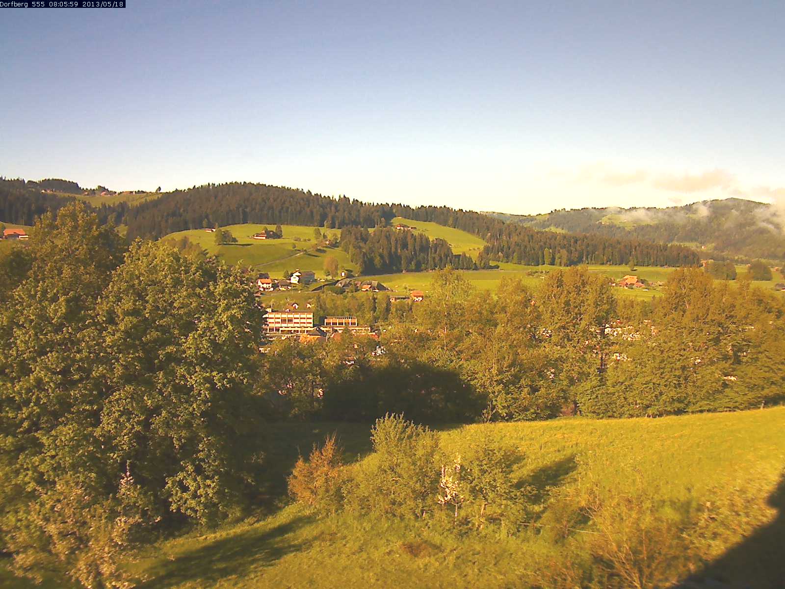 Webcam-Bild: Aussicht vom Dorfberg in Langnau 20130518-080600