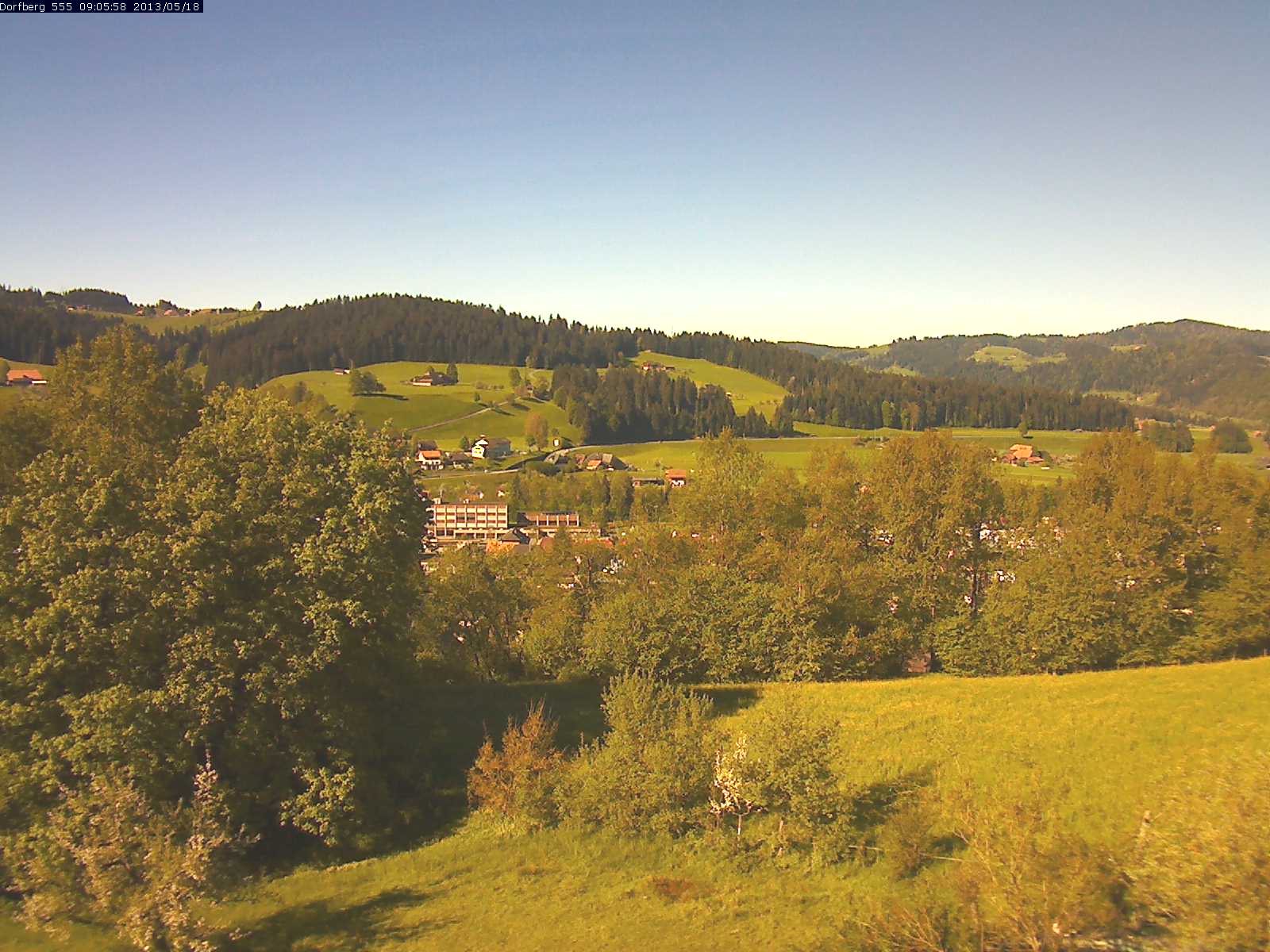 Webcam-Bild: Aussicht vom Dorfberg in Langnau 20130518-090600