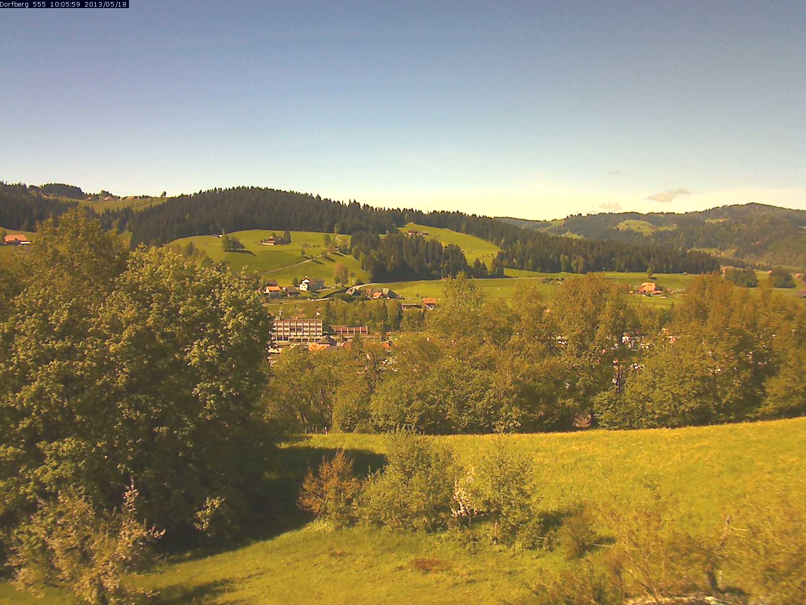 Webcam-Bild: Aussicht vom Dorfberg in Langnau 20130518-100600