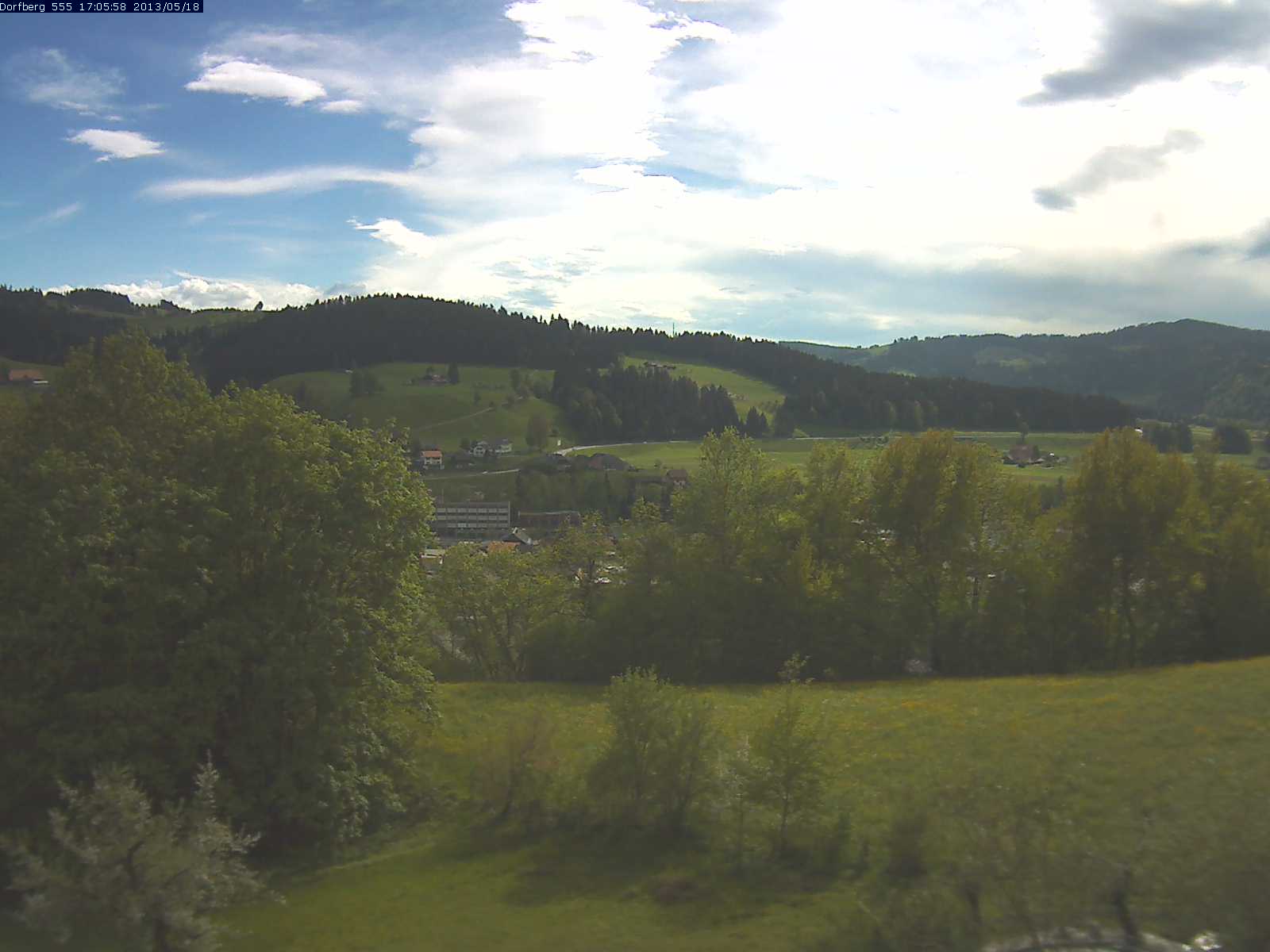 Webcam-Bild: Aussicht vom Dorfberg in Langnau 20130518-170600