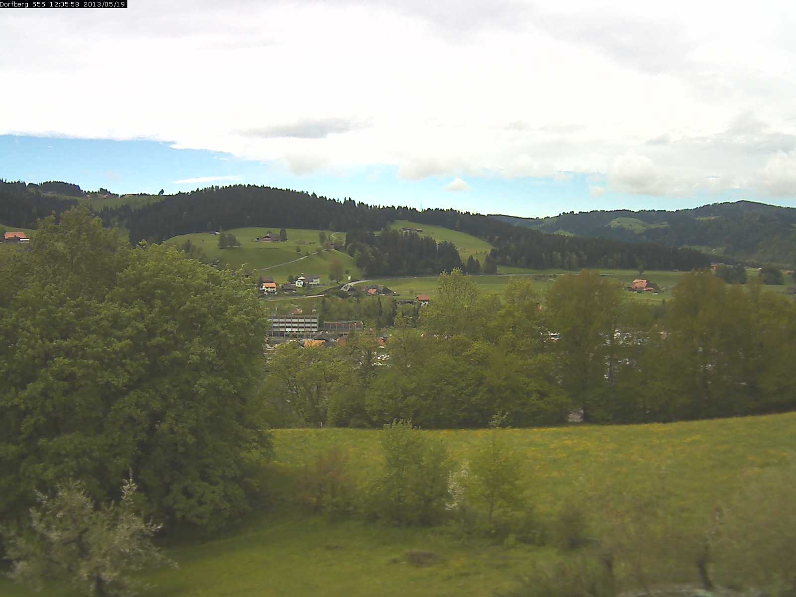 Webcam-Bild: Aussicht vom Dorfberg in Langnau 20130519-120600