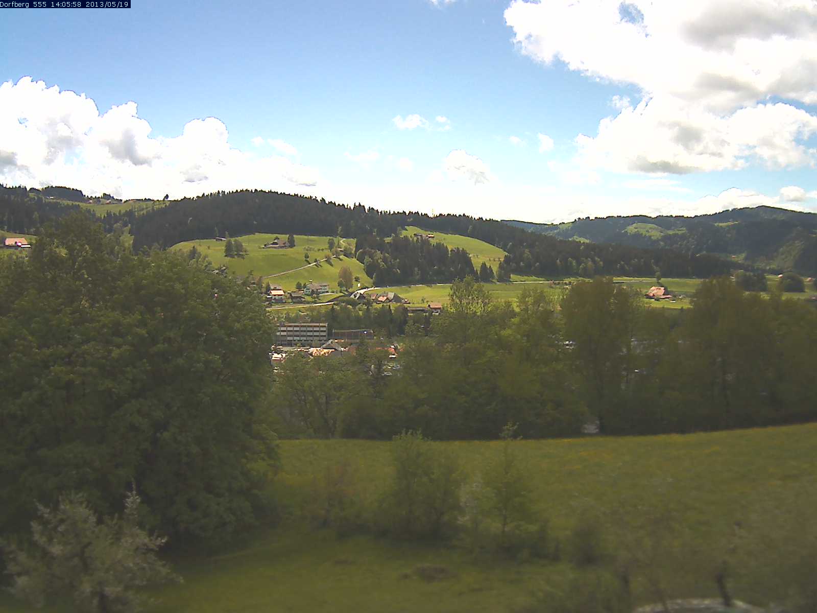 Webcam-Bild: Aussicht vom Dorfberg in Langnau 20130519-140600