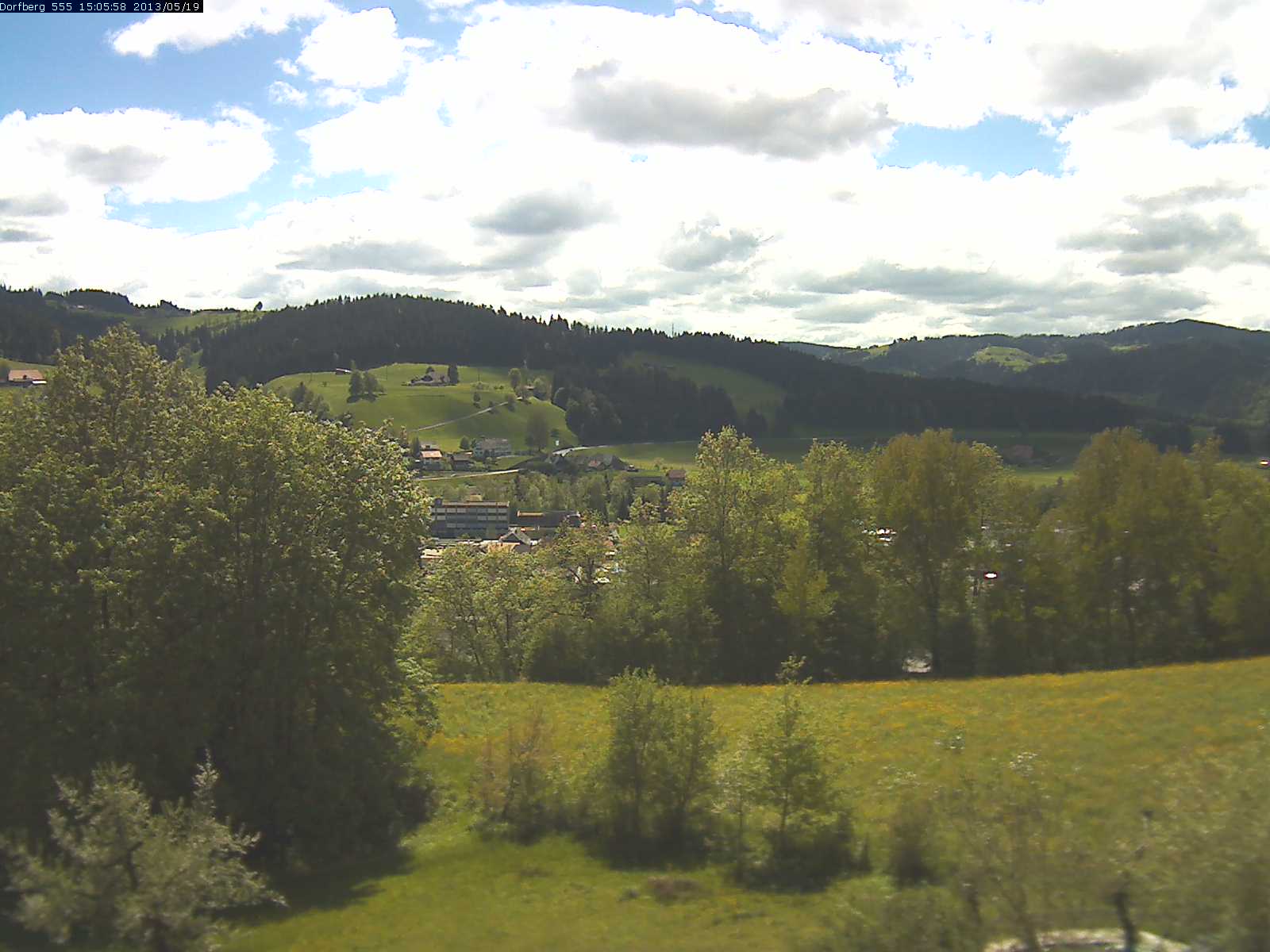 Webcam-Bild: Aussicht vom Dorfberg in Langnau 20130519-150600