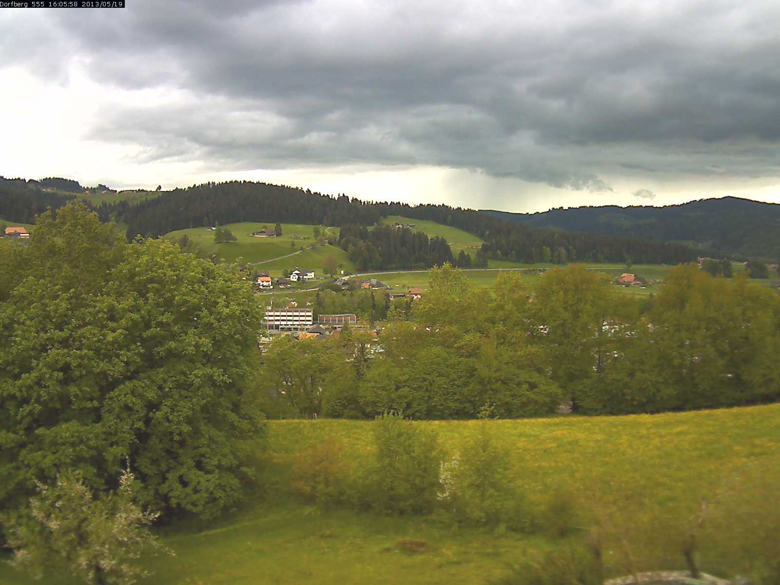 Webcam-Bild: Aussicht vom Dorfberg in Langnau 20130519-160600