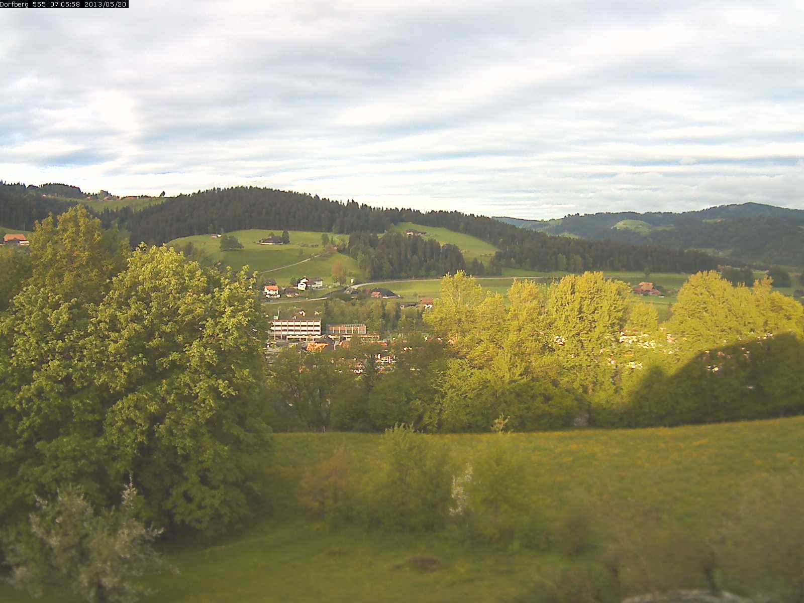 Webcam-Bild: Aussicht vom Dorfberg in Langnau 20130520-070600
