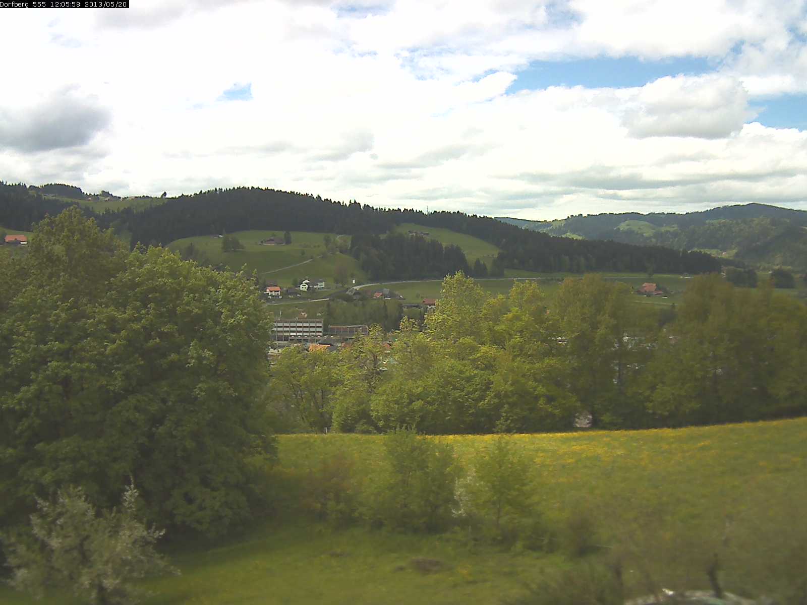 Webcam-Bild: Aussicht vom Dorfberg in Langnau 20130520-120600
