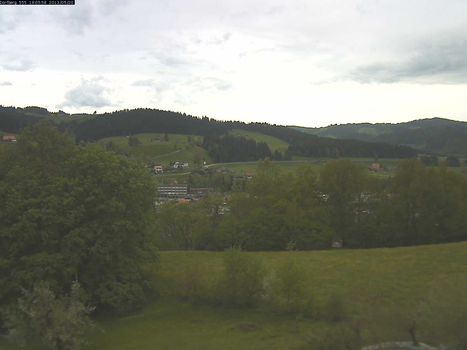 Webcam-Bild: Aussicht vom Dorfberg in Langnau 20130520-190600