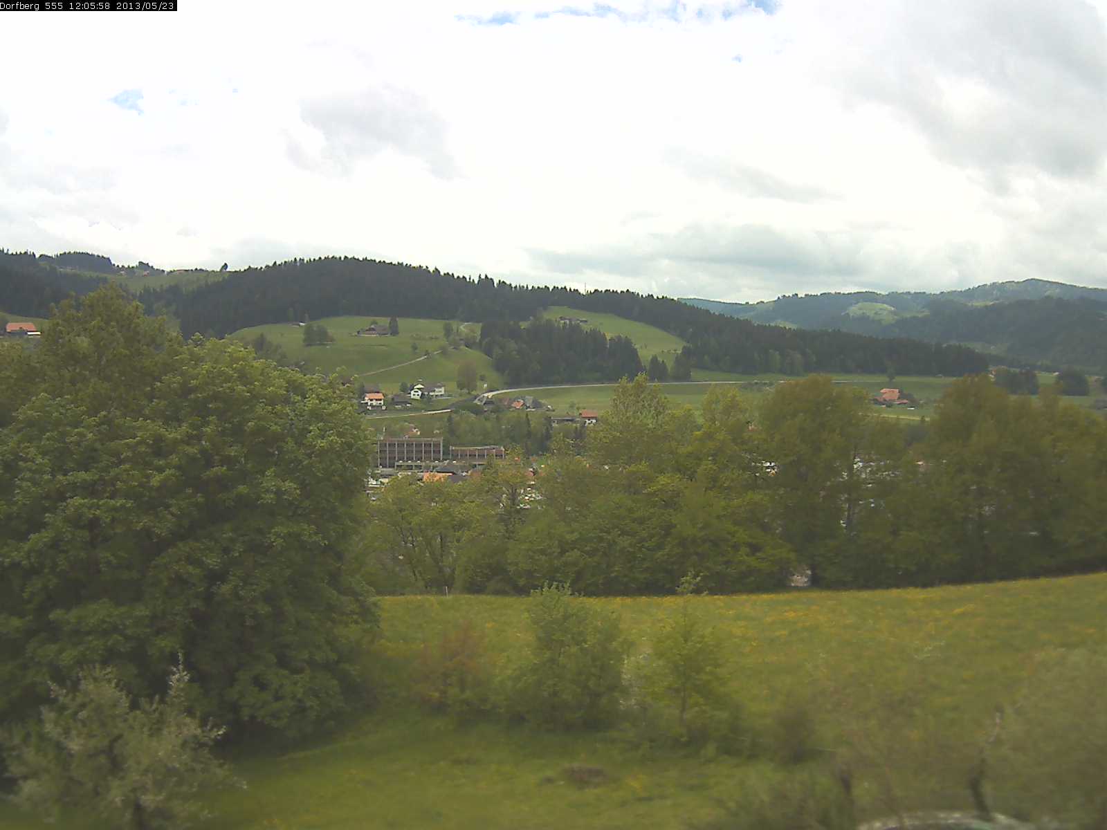 Webcam-Bild: Aussicht vom Dorfberg in Langnau 20130523-120600