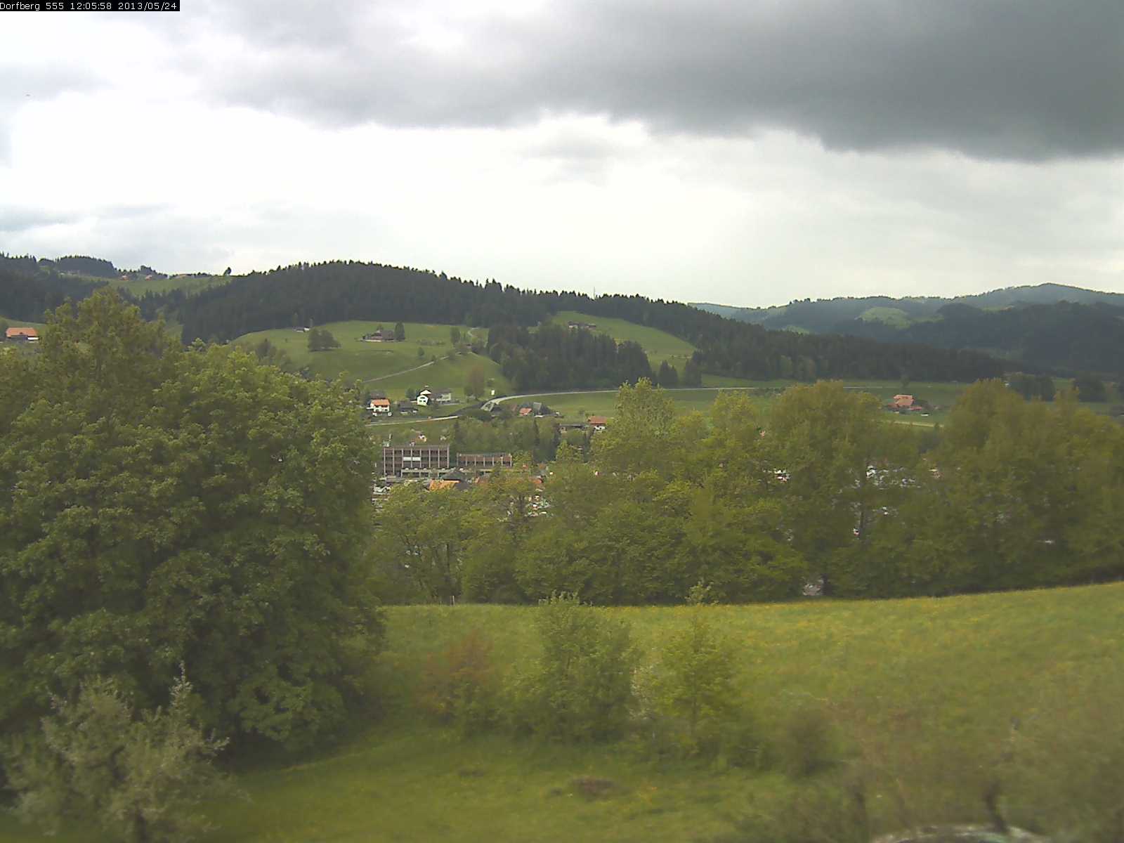 Webcam-Bild: Aussicht vom Dorfberg in Langnau 20130524-120600