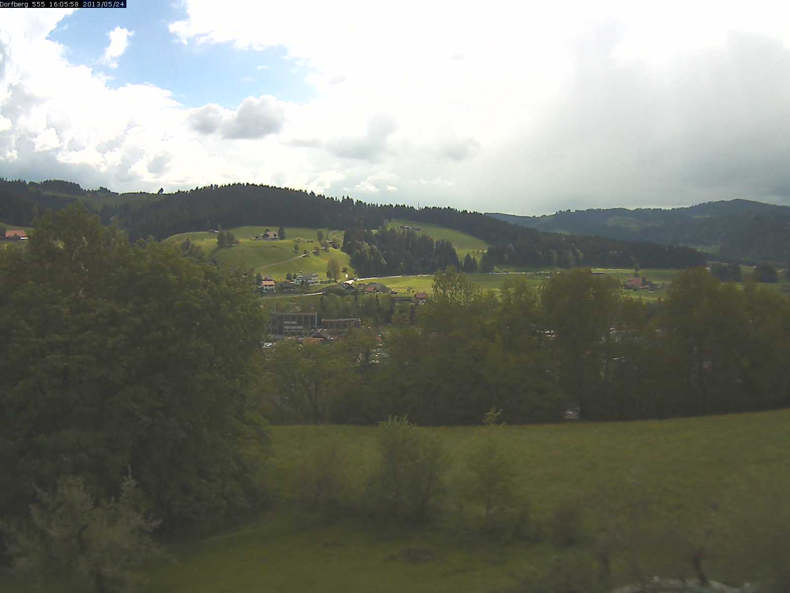 Webcam-Bild: Aussicht vom Dorfberg in Langnau 20130524-160600