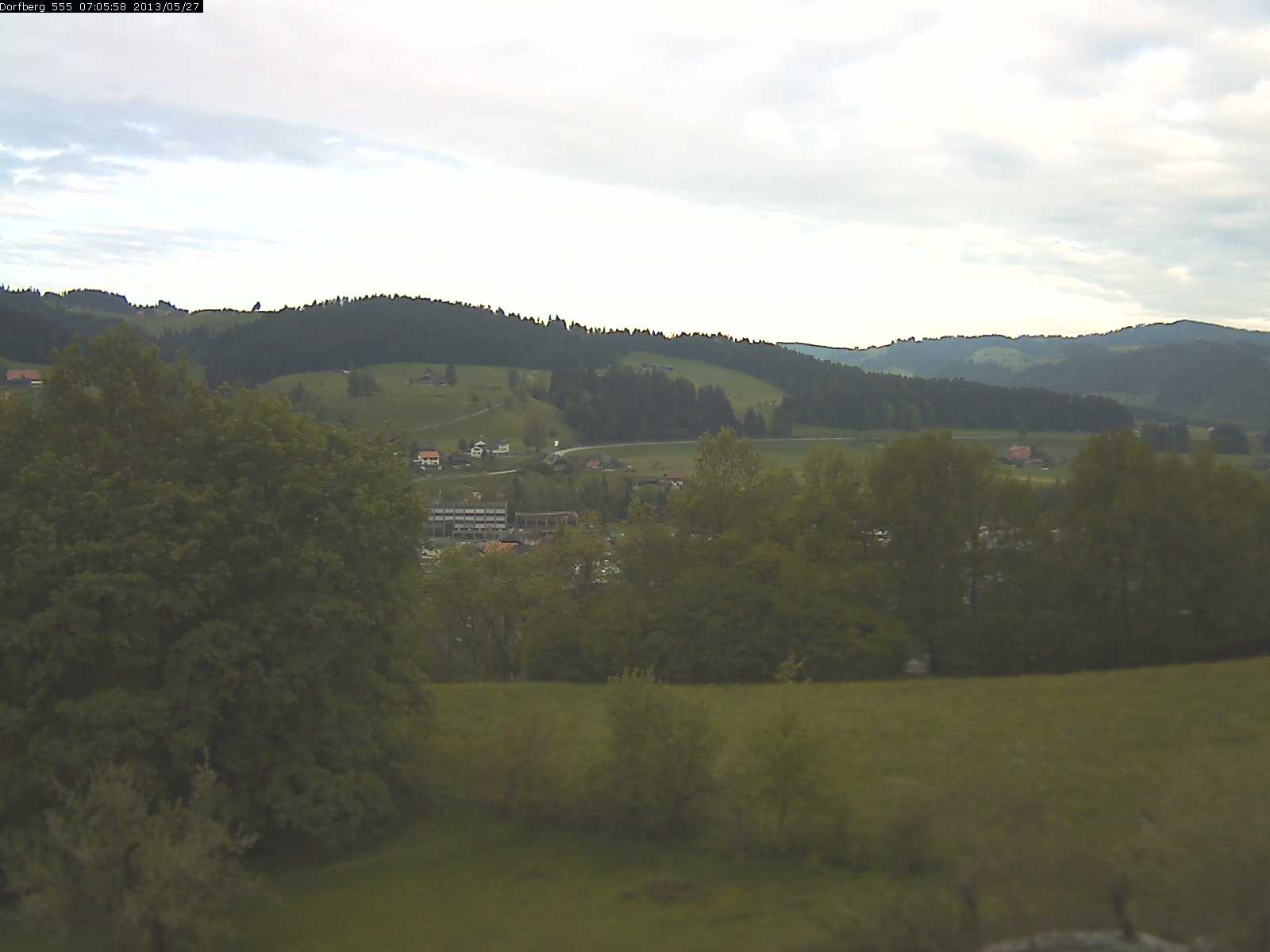 Webcam-Bild: Aussicht vom Dorfberg in Langnau 20130527-070600