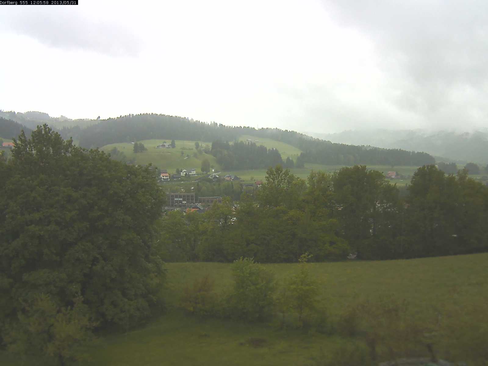 Webcam-Bild: Aussicht vom Dorfberg in Langnau 20130531-120600