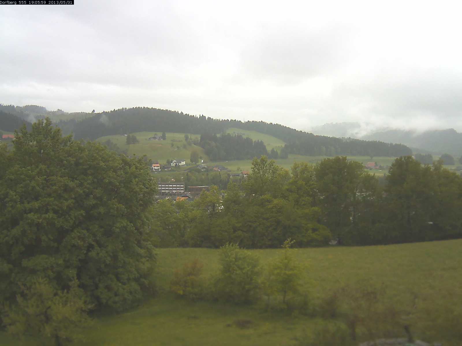 Webcam-Bild: Aussicht vom Dorfberg in Langnau 20130531-190600