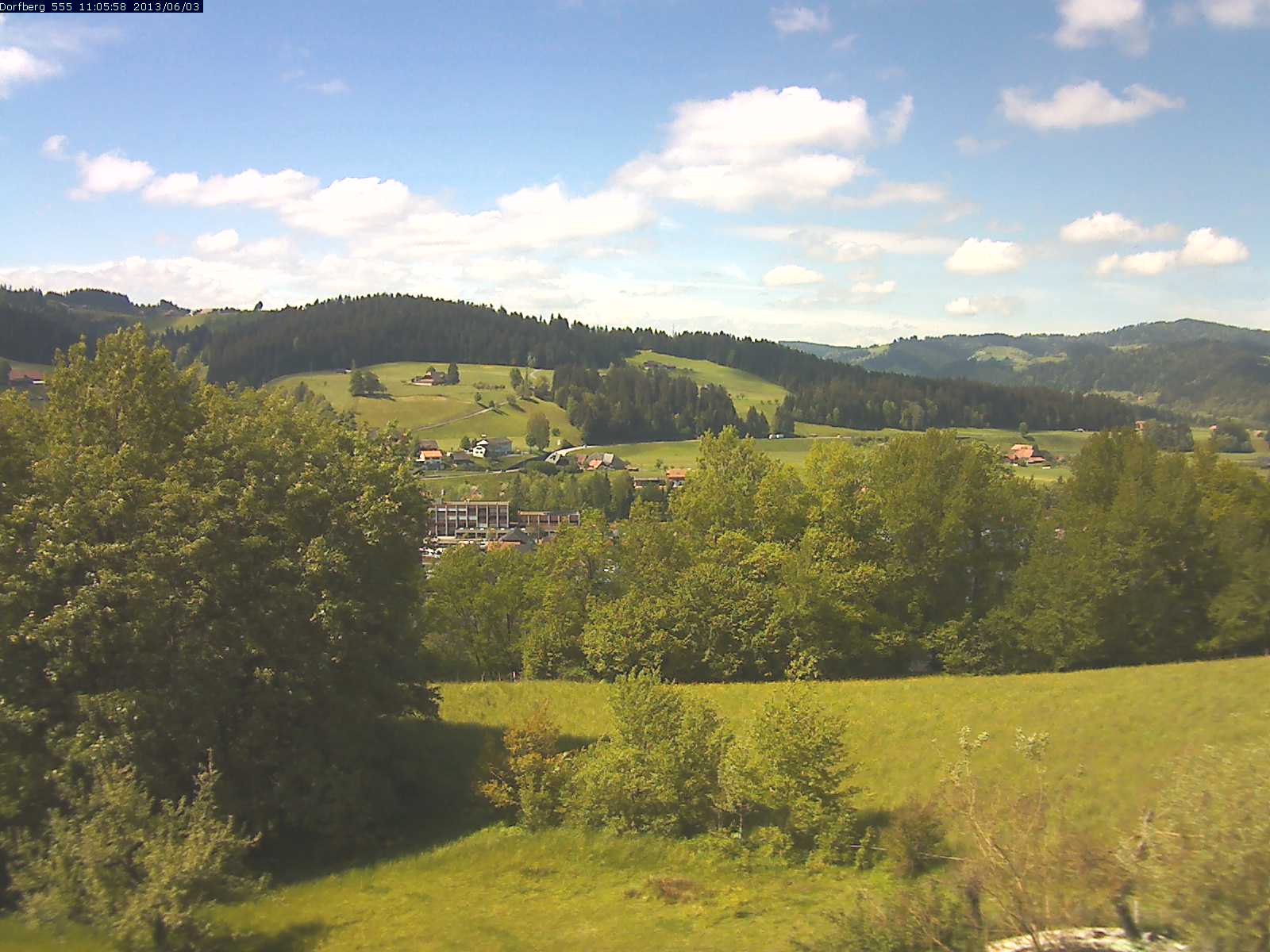Webcam-Bild: Aussicht vom Dorfberg in Langnau 20130603-110600