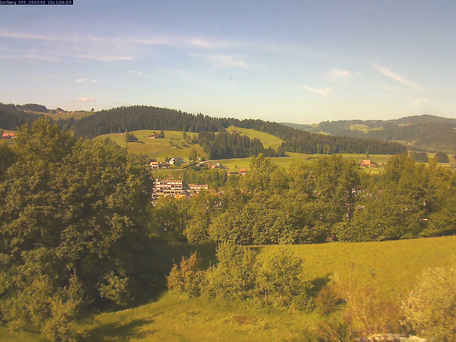 Webcam-Bild: Aussicht vom Dorfberg in Langnau 20130605-090600