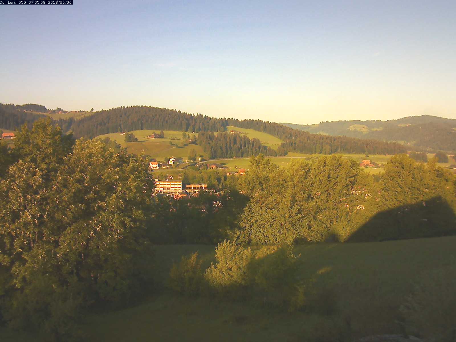 Webcam-Bild: Aussicht vom Dorfberg in Langnau 20130606-070600