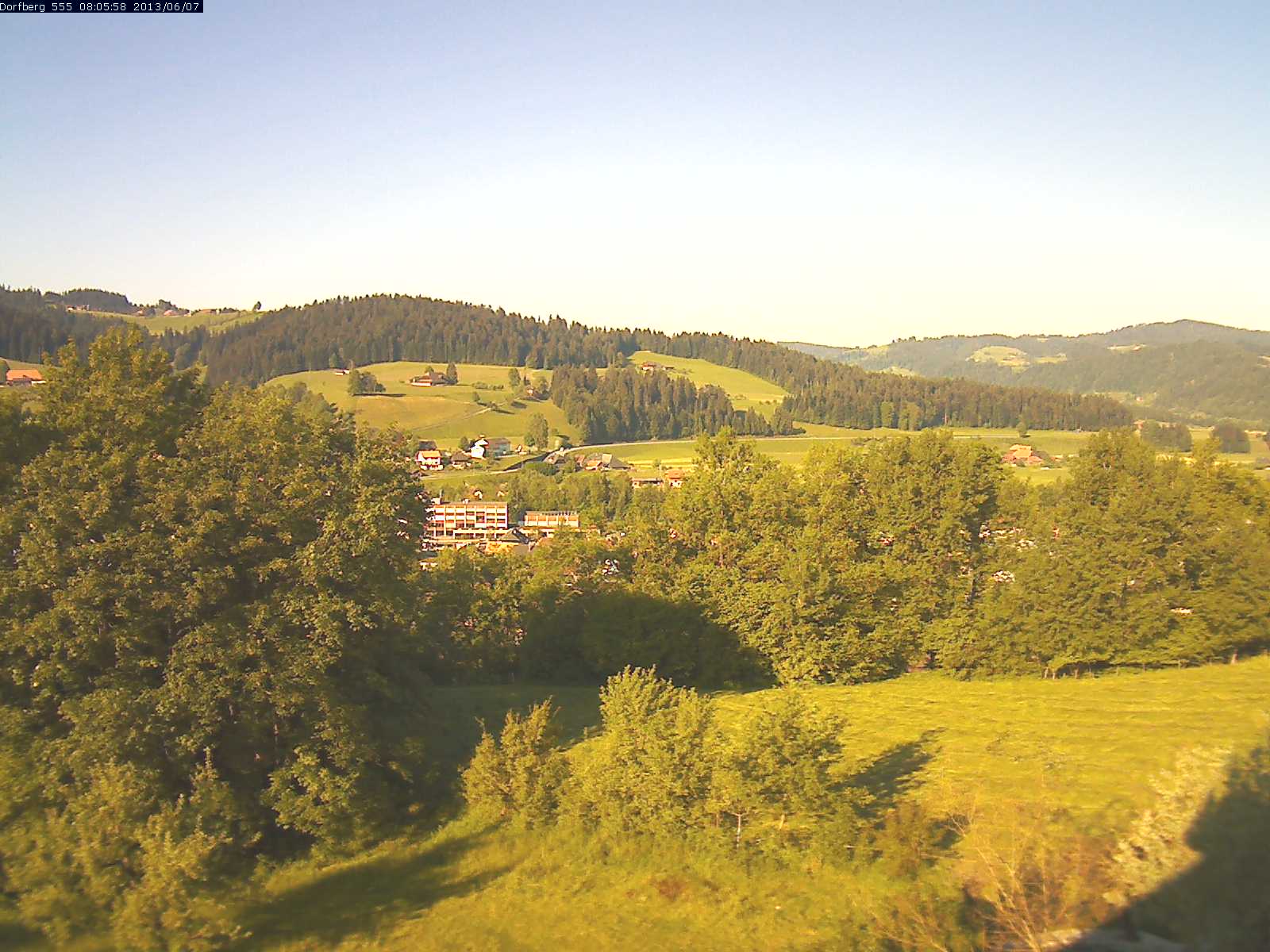 Webcam-Bild: Aussicht vom Dorfberg in Langnau 20130607-080600