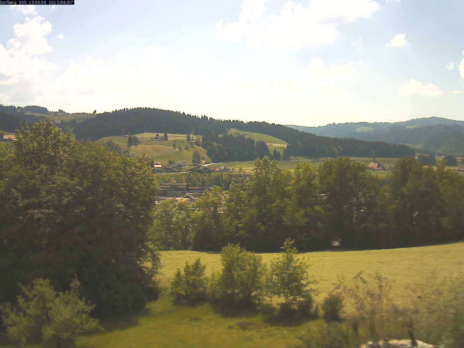 Webcam-Bild: Aussicht vom Dorfberg in Langnau 20130607-150600
