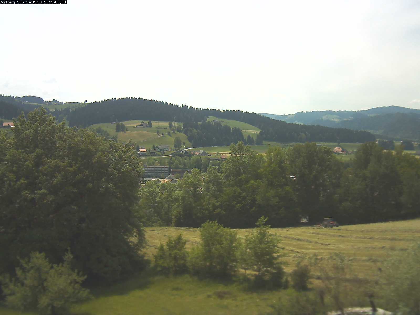 Webcam-Bild: Aussicht vom Dorfberg in Langnau 20130608-140600
