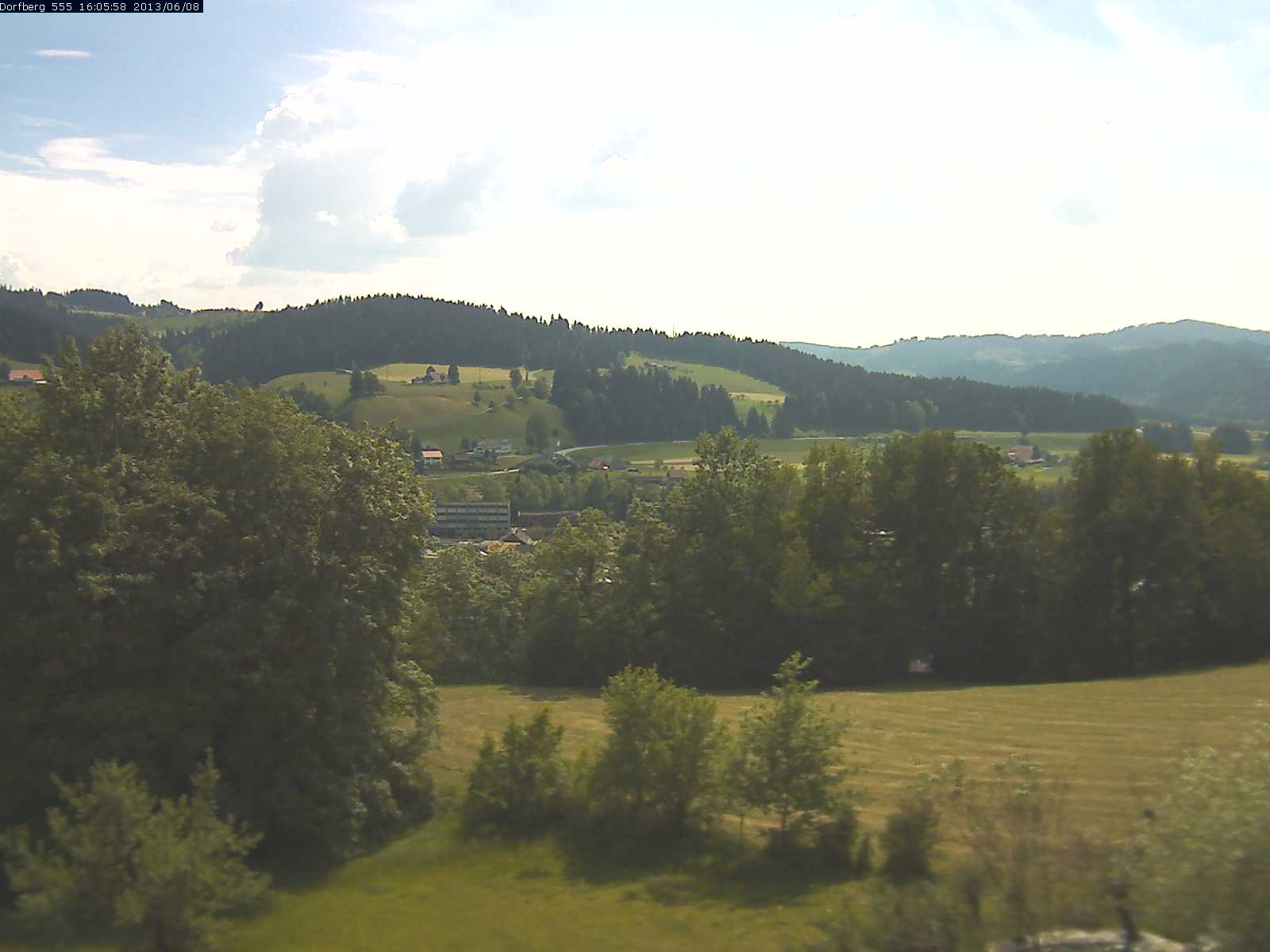 Webcam-Bild: Aussicht vom Dorfberg in Langnau 20130608-160600
