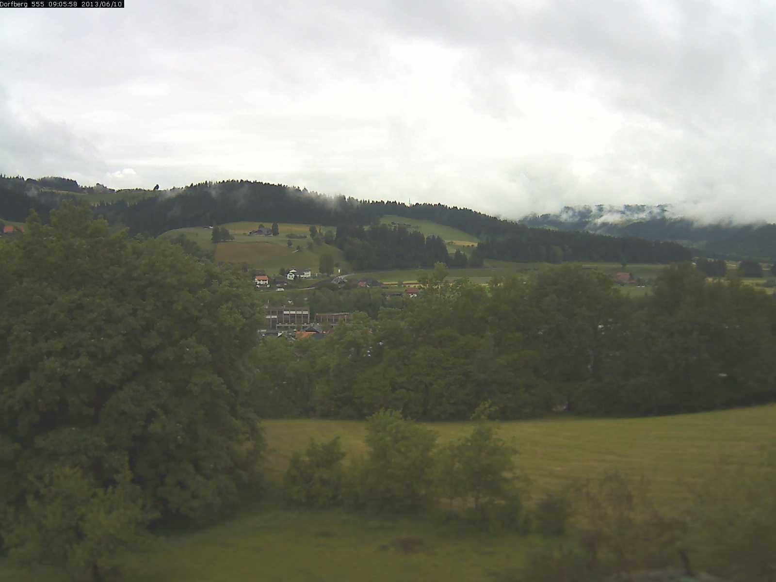 Webcam-Bild: Aussicht vom Dorfberg in Langnau 20130610-090600