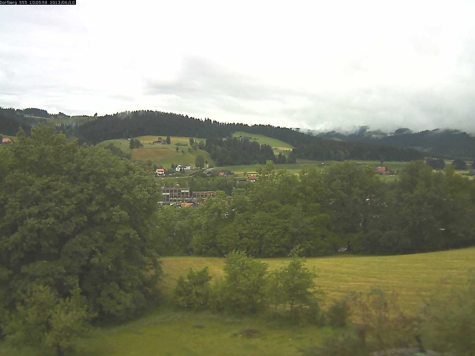 Webcam-Bild: Aussicht vom Dorfberg in Langnau 20130610-100600