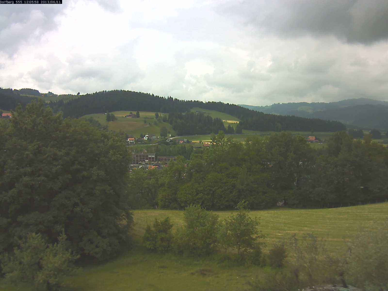 Webcam-Bild: Aussicht vom Dorfberg in Langnau 20130611-120600