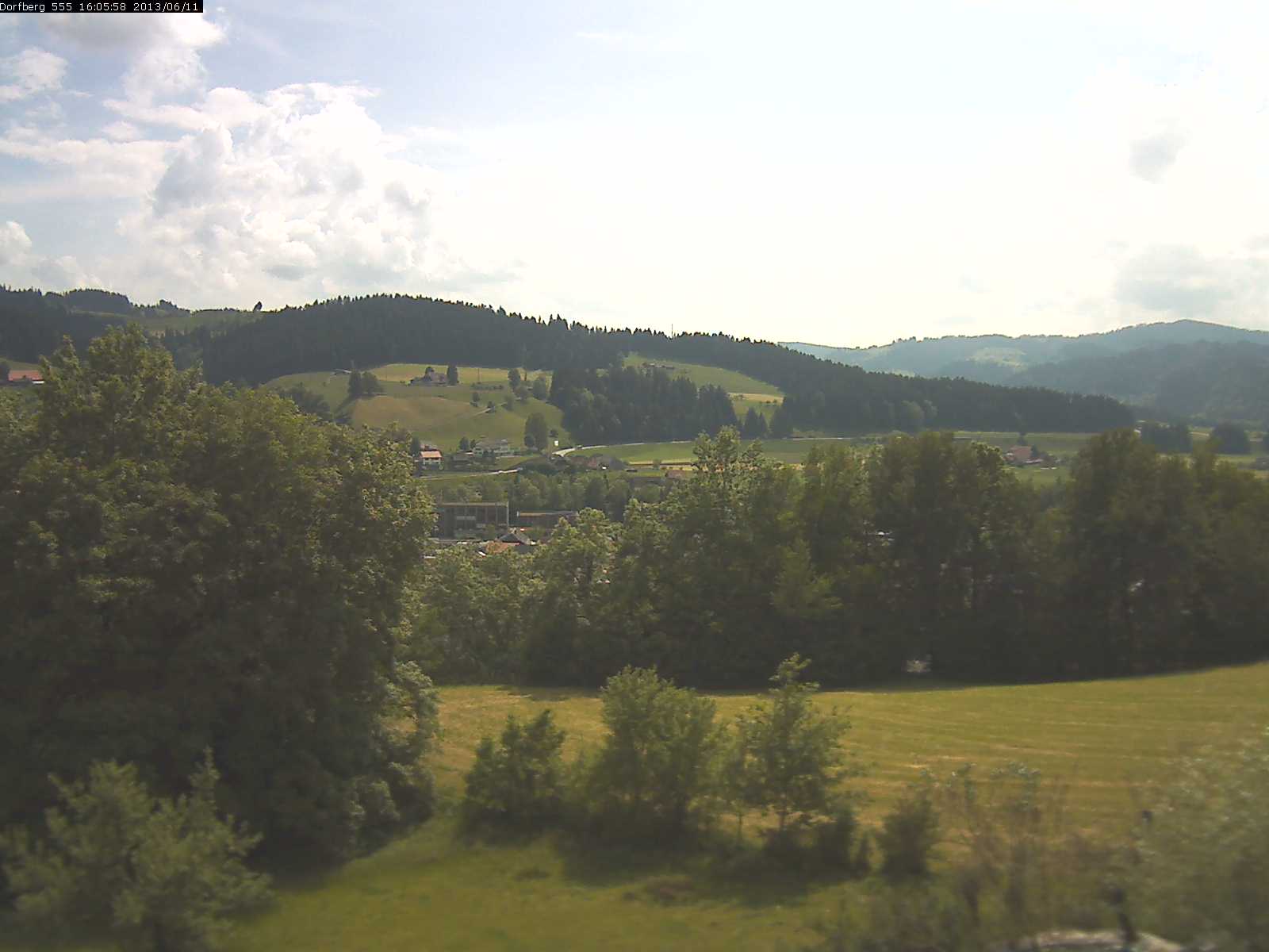 Webcam-Bild: Aussicht vom Dorfberg in Langnau 20130611-160600