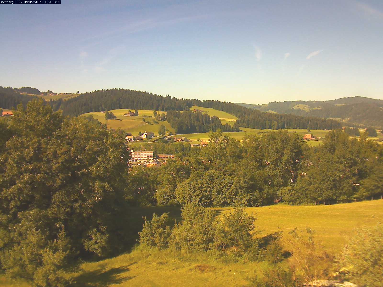 Webcam-Bild: Aussicht vom Dorfberg in Langnau 20130613-090600